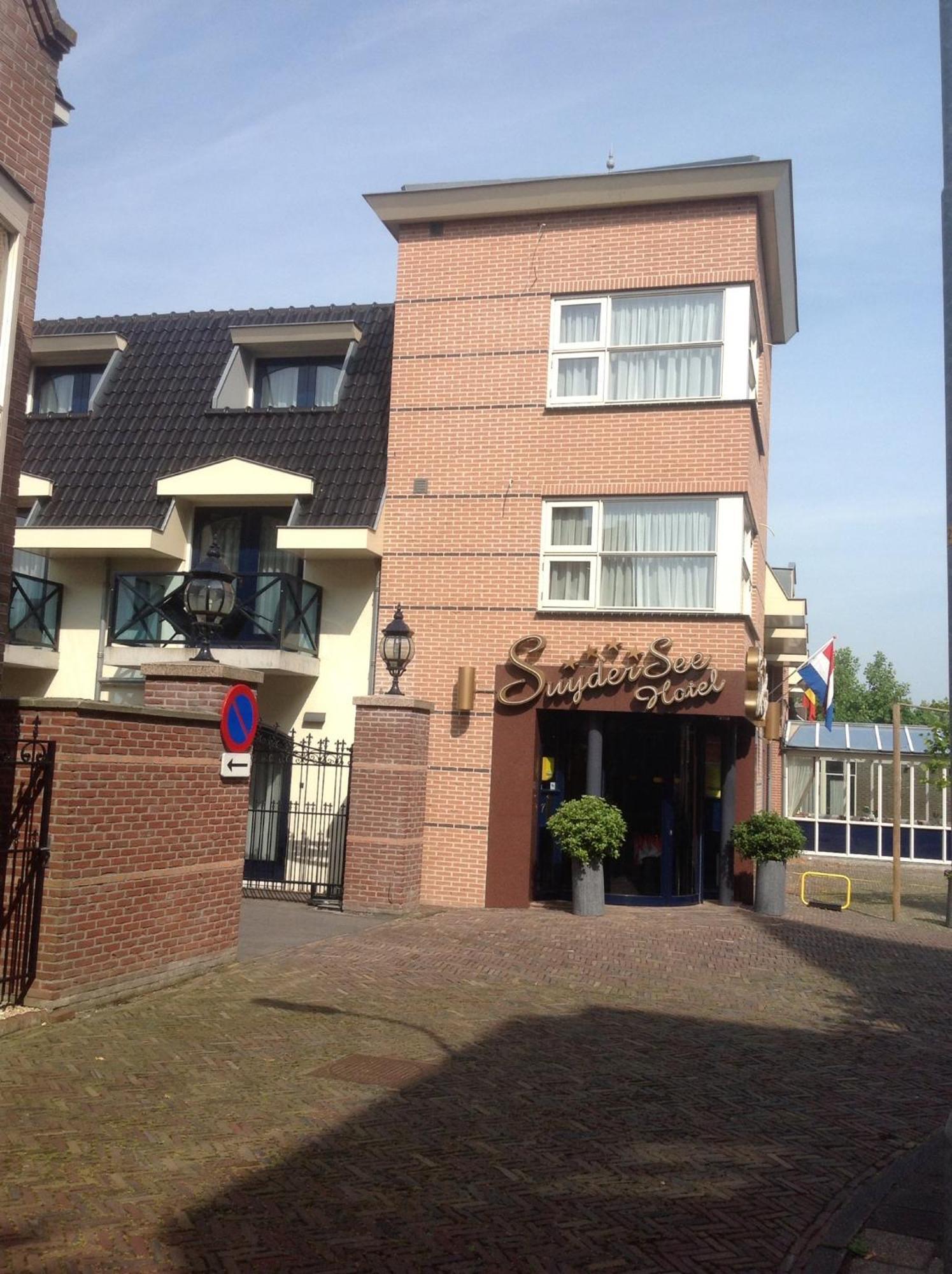 Standard Double Room,688415043:JPEG